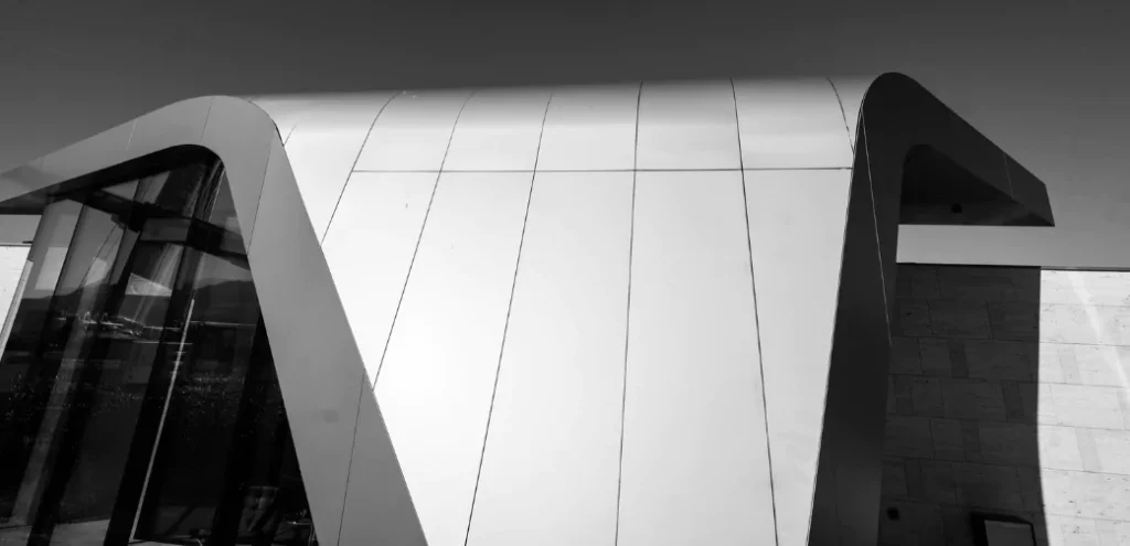 Fabricant de rouleuse de tôle pour le secteur architecture